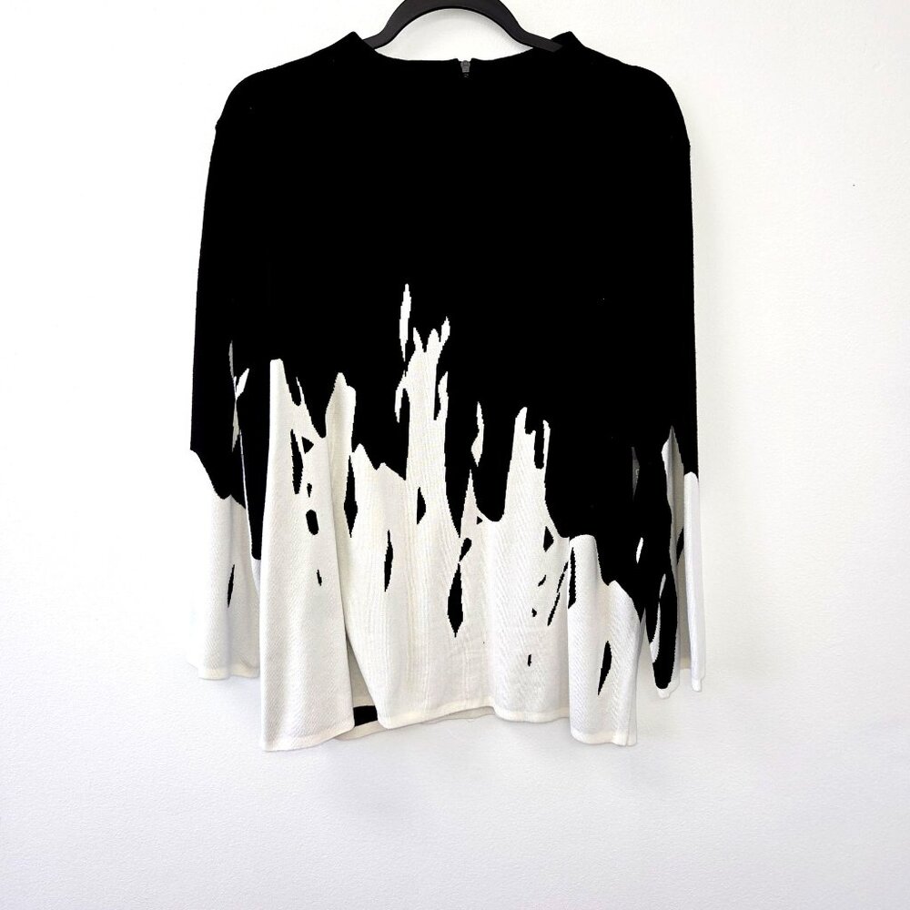 Chicos Black & White Abstract Asymmetrical Pullover Sweater Size L New 3984